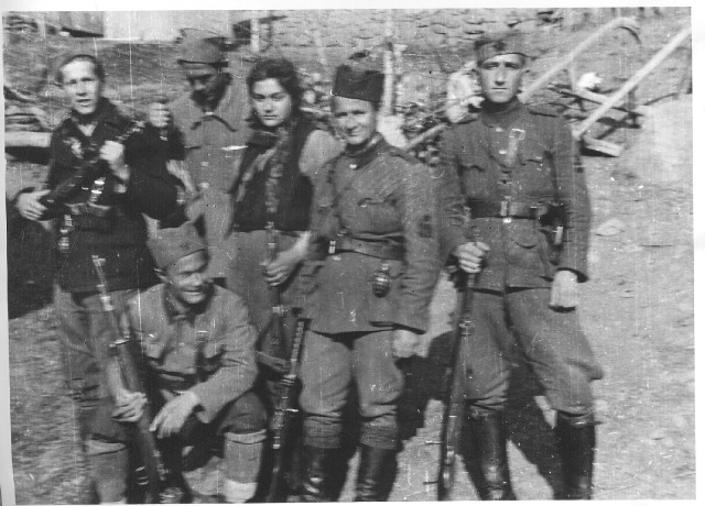 Η άλλη Σρεμπρένιτσα Παρτιζάνοι/ες της 6ης Ανατολικοβοσνιακής Προλεταριακής Ταξιαρχίας τον Μάιο του 1943